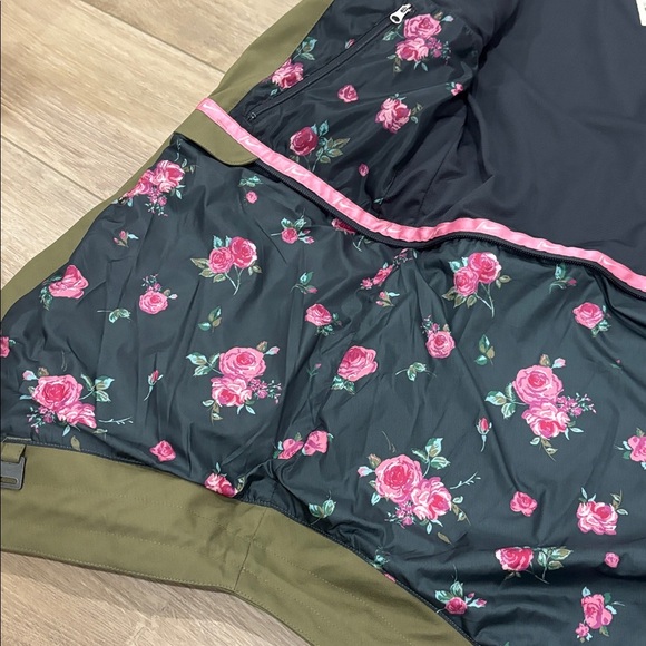 Nike Women's snowboarding Jacket in Olive size small - Picture 12 of 13